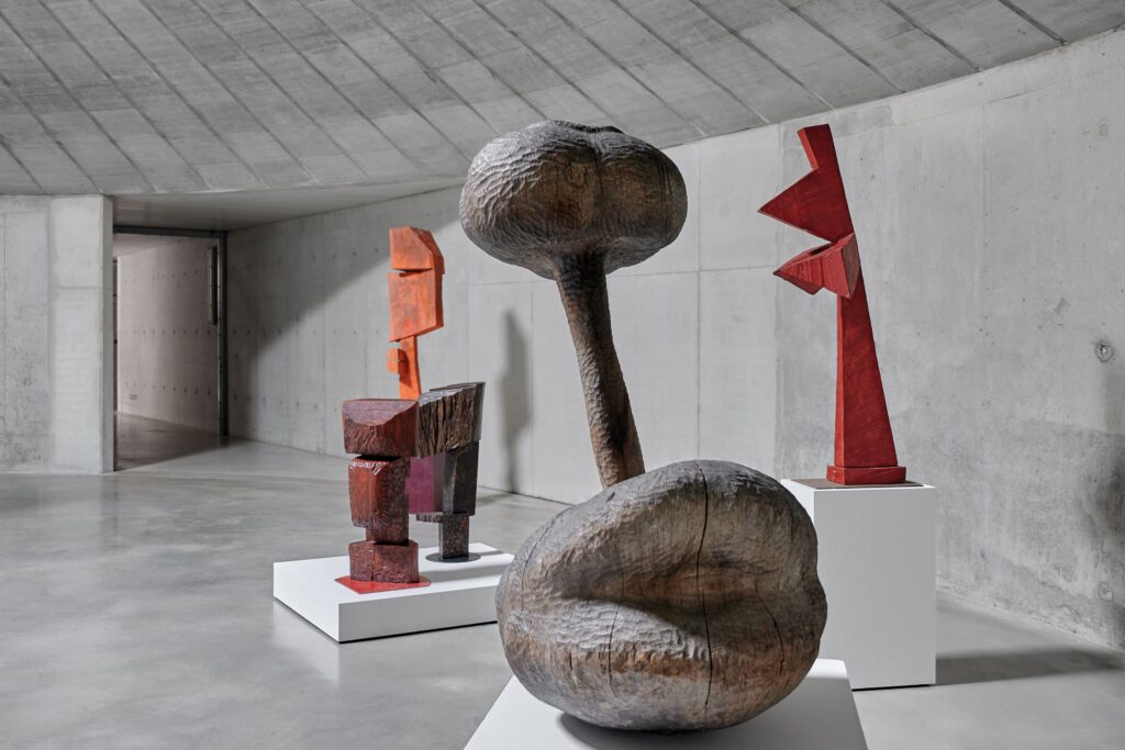 Ansicht der Ausstellung "Robert Tauber Dem Raum zugeschrieben" im Museum Liaunig 2026